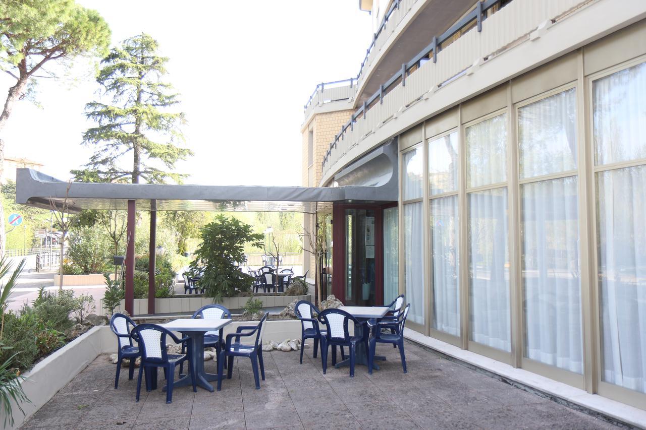 Hotel Cristallo ริโอโล แตร์เม ภายนอก รูปภาพ